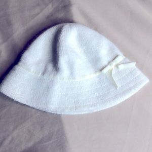 Women's Gap hat, off-white. S/M